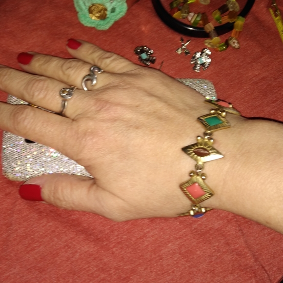 HP 04/12/21 Very Unique Stone Vintage Bracelet - Picture 5 of 7